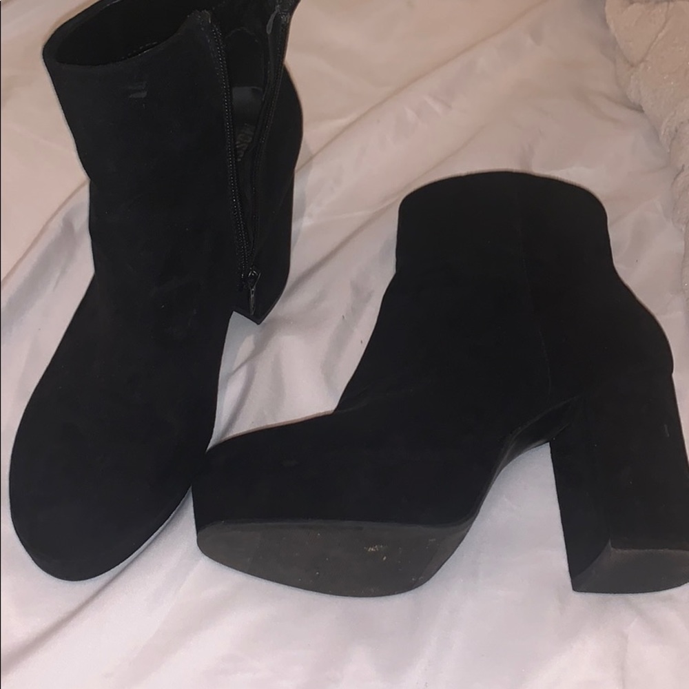Mossimo black heeled booties, size 7 1/2